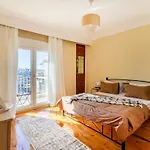 Center 3br Retreat *