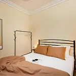Center 3br Retreat *