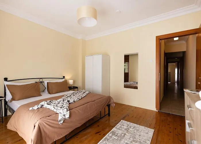 Center 3br Retreat *