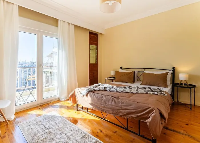 Center 3br Retreat *